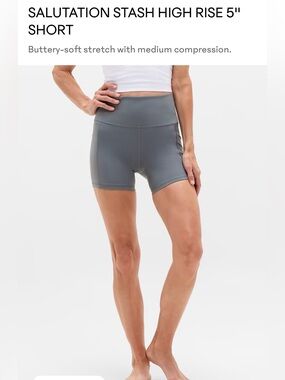 Athleta Salutation Stash 5”Short with pockets